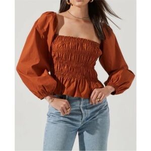 ASTR Long Bubble Sleeve Smocked Top Rust